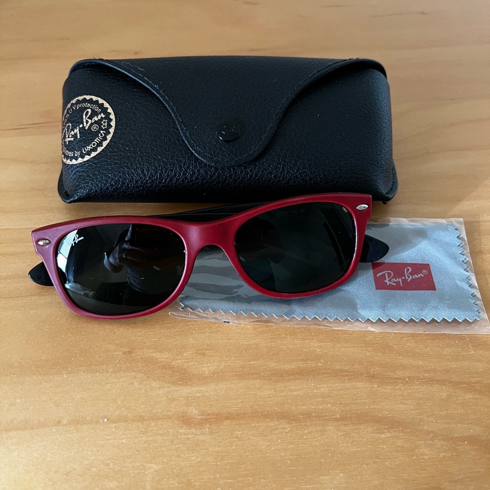 😎 Ray-Ban 52 millimeter Wayfarer Square Sunglasses 😎